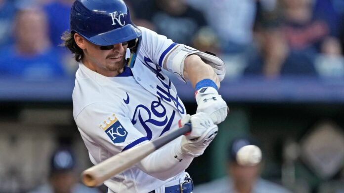 Bobby Witt Jr. ganó premio Heart & Hustle de 2024 en la MLB