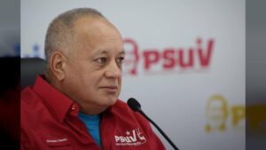 Cabello advierte a Edmundo González sobre regreso al país para juramentación: Lo vamos a esperar en el aeropuerto