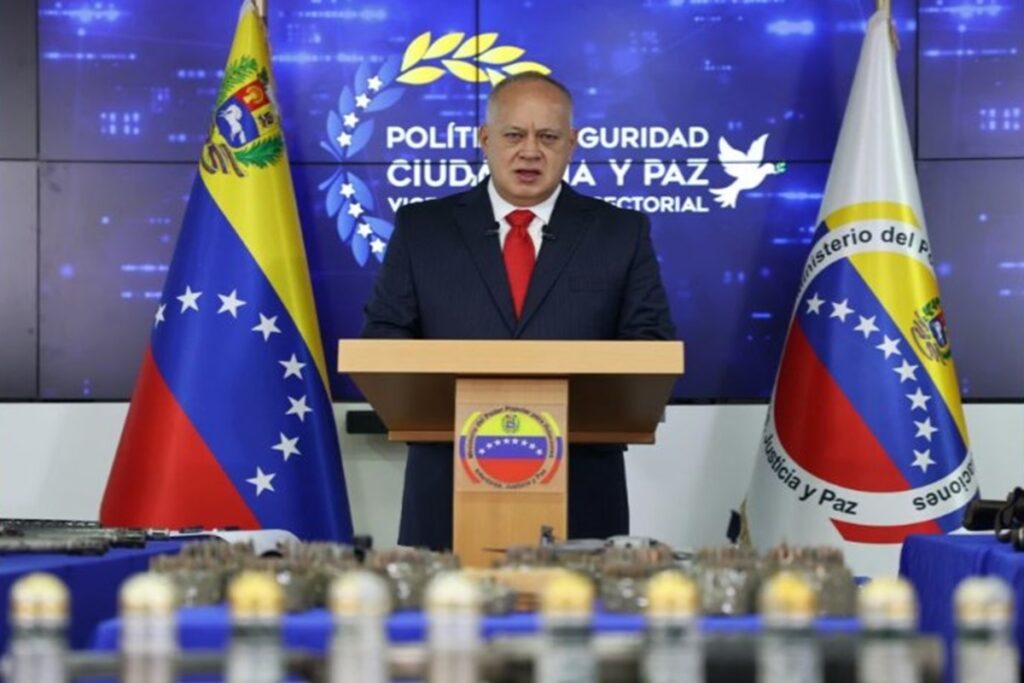 Cabello develó "red para entregar armas": vinculó a MCM, Simonovis y empresario zuliano