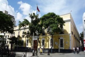 Cancillería venezolana rechazó sanciones de EE. UU. contra 21 "patriotas" chavistas