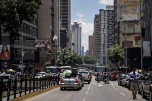 Caracas impondrá multas por mantenimiento vehicular en vías públicas