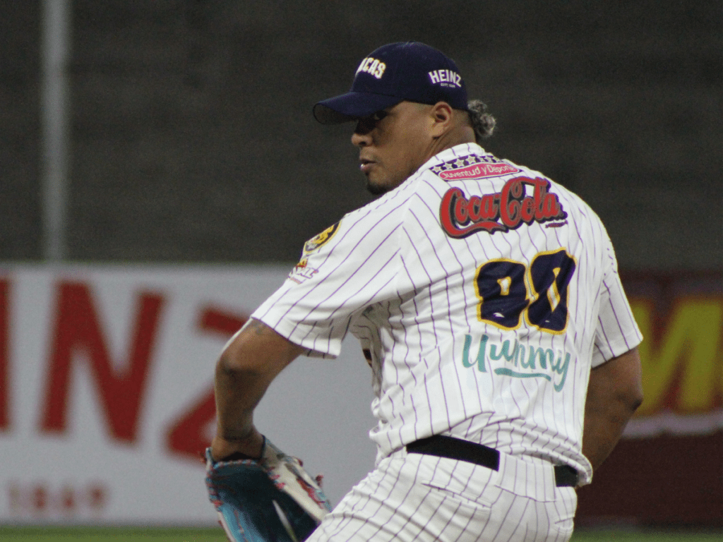 Carlos Hernández presente con Leones en el Monumental