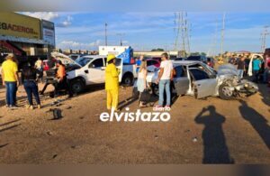 Colisión de un vehículo sedán y tres pick ups en la Av. Jesús Subero deja tres lesionados