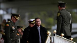 Colombia planea permitir exportación de energía a Ecuador tras cubrir su demanda doméstica