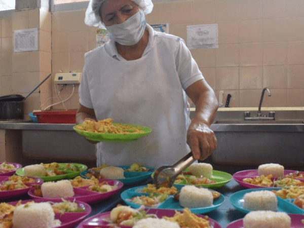 Colombia y otros 15 países latinos firman acuerdo para mejorar la alimentación escolar | Gobierno | Economía