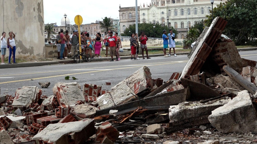 Cubanos al límite tras terremoto, huracanes y un apagón total en cuestión de días - AlbertoNews