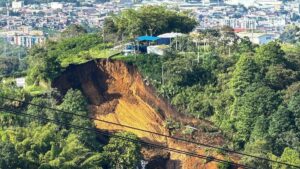 Deslizamiento de tierra tiene sin agua a más del 90 por ciento de la población de Dosquebradas, en Risaralda