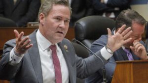 Donald Trump eligió al congresista anti-China Mike Waltz como su asesor de Seguridad Nacional
