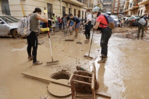 Ecuador expresa sus condolencias y solidaridad con España tras devastadoras inundaciones - AlbertoNews