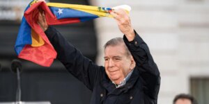 Edmundo González y Maria Corina Machado celebran la excarcelación los detenidos tras las elecciones en Venezuela