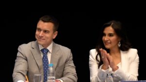 Gobierno de Ecuador designa a nueva vicepresidenta interina en reemplazo de funcionaria suspendida