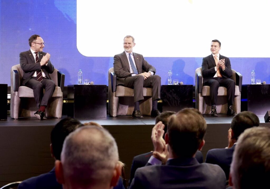 El Rey alerta de que "el tiempo y el clima no perdona" y llama a "trabajar juntos por el bien común" tras la DANA