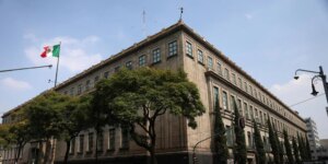 El Supremo de México avala la reforma judicial de López Obrador