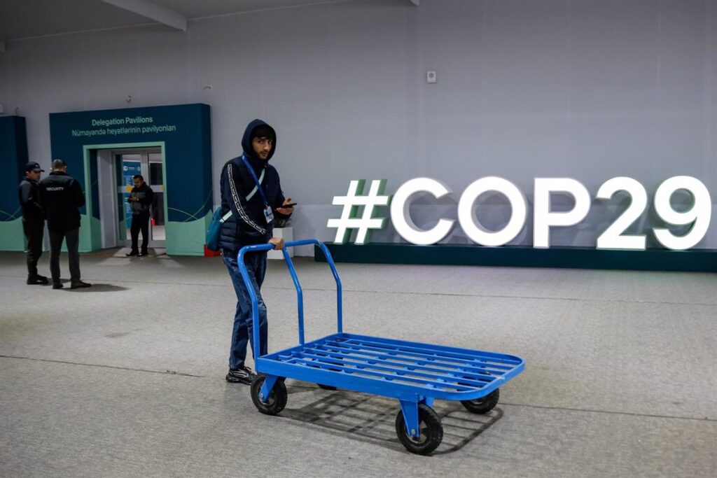 Elogios y rechazos al acuerdo de la COP29 para financiar con 290.000 millones al año a países en desarrollo