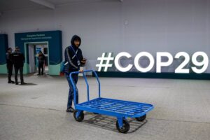 Elogios y rechazos al acuerdo de la COP29 para financiar con 290.000 millones al año a países en desarrollo