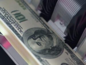 En qué países ha ganado más y menos fuerza el dólar estadounidense este 2024 | Finanzas | Economía