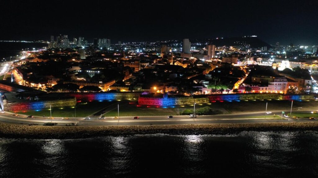 En su 213 años de gesta independentista, Cartagena estrena iluminación en Mu