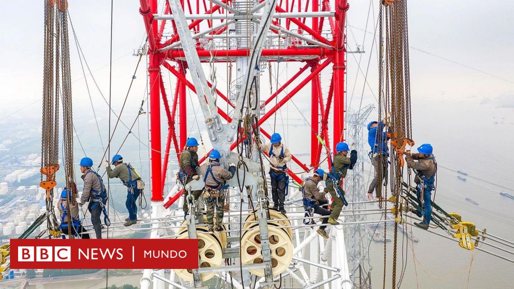 Energías renovables: los enormes cables de ultra alto voltaje con los que China acelera el uso de electricidad sostenible