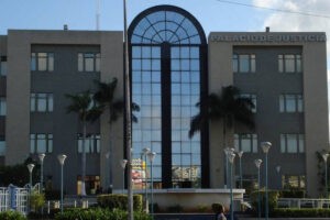 Exfiscal superior y expresidente del Circuito Judicial del Zulia fueron trasladados a Caracas