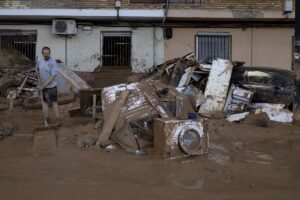 Expertos ven difícil achacar responsabilidad penal a los políticos por su respuesta a la DANA
