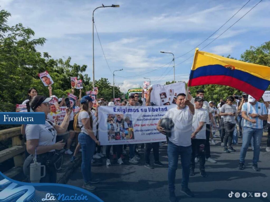 Familiares protestan en el puente de Ureña – Diario La Nación
