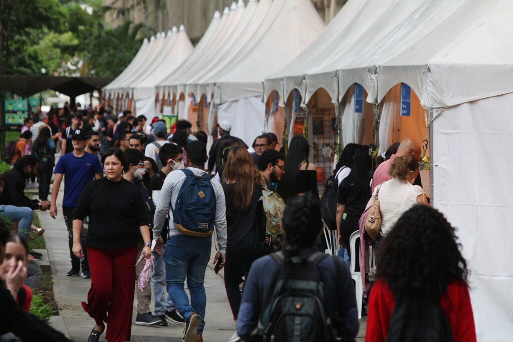 Feria del Libro de la Ucab abre sus puertas a partir del 25 de noviembre