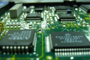 Gobierno de EEUU otorga US$ 1.500 millones a GlobalFoundries para impulsar la producción de microchips