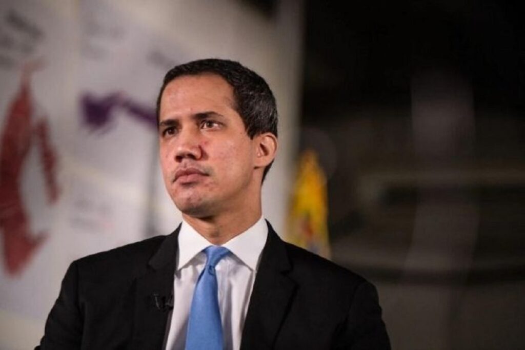 Guaidó rechazó que Maduro "pretenda rematar" Monómeros, "como ha hecho con otros activos"