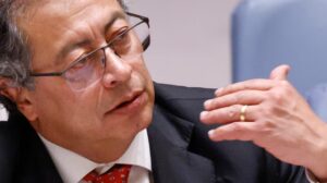 Gustavo Petro admitió que los capos de la droga son cinco veces más poderosos que Pablo Escobar - AlbertoNews