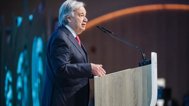 Guterres pide que "los que contaminen paguen" y reclama más impuestos para financiar la transición climática