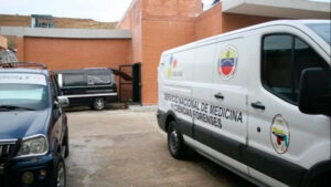 Hallan feto abandonado cerca de una cancha deportiva