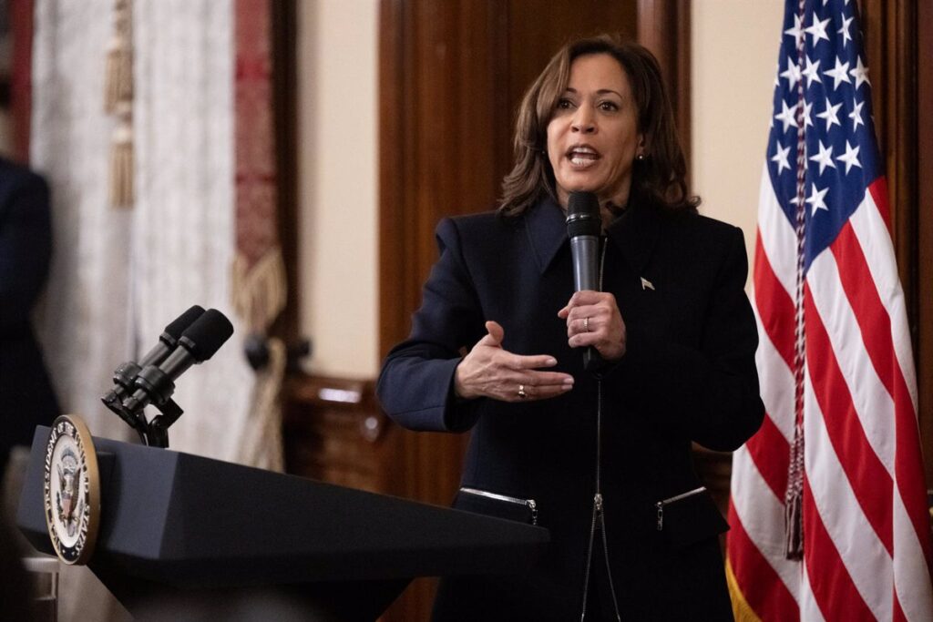 Harris gana un respiro con una victoria segura en California pero sigue por detrás en los estados clave