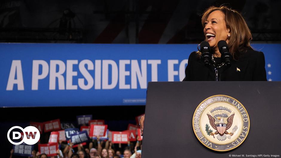 Harris y Trump cierran campañas empatados en las encuestas – DW – 05/11/2024