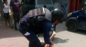 Hombre mata a su mujer tras propinarle 14 puñaladas
