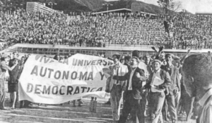 Homenaje a la valentía del estudiante universitario en su día