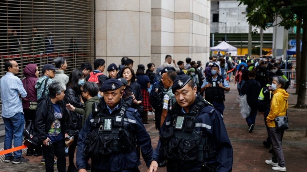 Hong Kong encarcela a 45 activistas prodemocracia en un juicio histórico sobre seguridad nacional