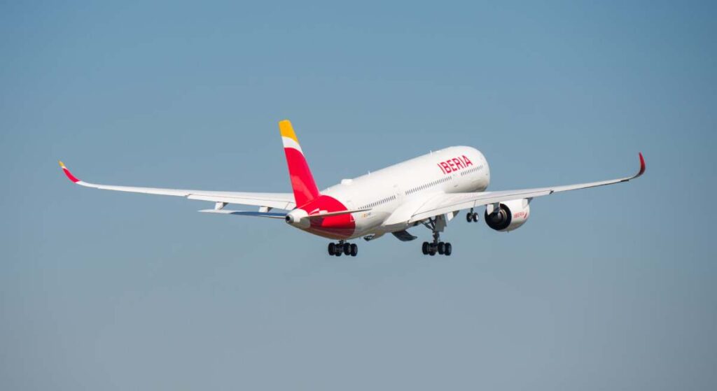 IAG y Acerinox cosechan rebotes de doble dígito este mes