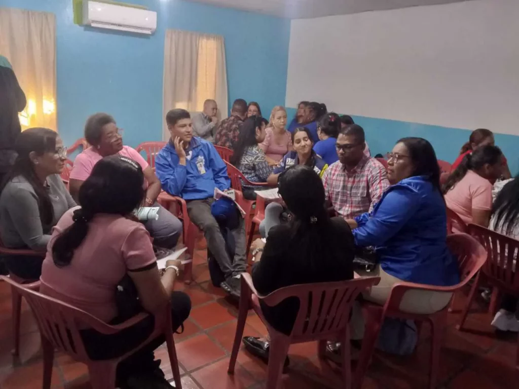 Idenna realiza encuentro para disertar sobre la erradicación de la violencia digital