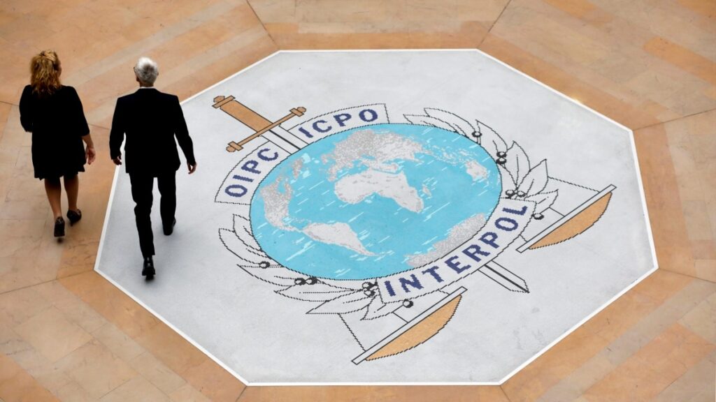 Interpol no procesa causas políticas. Hacen vigilia cerca de Tocorón.