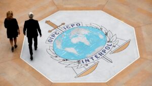 Interpol no procesa causas políticas. Hacen vigilia cerca de Tocorón.