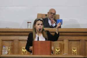 Iris Varela pide anular documentos a "traidores a la patria" e inhabilitarlos por 100 años