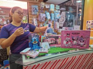 Juguetería ofrece su mercancía a partir de $2