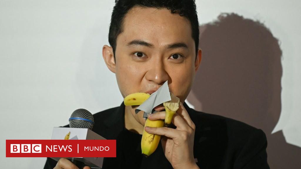 Justin Sun: el criptomillonario que se comió la banana que compró por más de US$6 millones