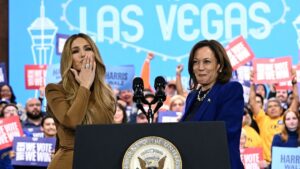 Kamala Harris apuesta al voto latino junto a Jennifer López
