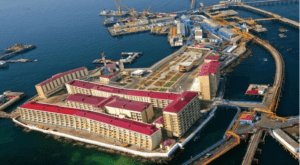 La insólita ciudad flotante de la época soviética compuesta por barcos hundidos
