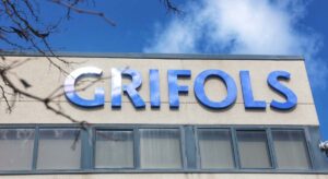Las acciones A y B de Grifols caen un 9% pero aún siguen un 20% por encima del nivel de julio