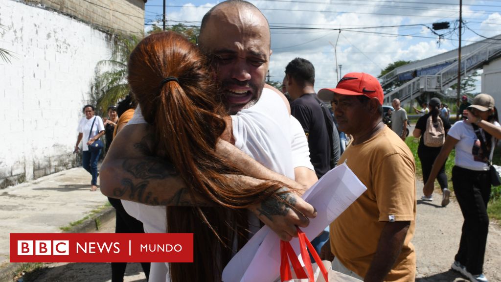 Las autoridades venezolanas excarcelan a decenas de opositores detenidos tras las elecciones, según grupos activistas