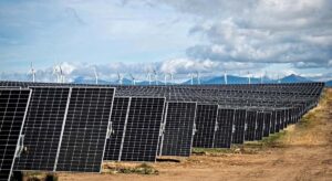 Las empresas de tecnologías limpias movilizarán 150.000 millones en inversiones en la Península hasta 2030, según BBVA