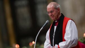 Líder de la Iglesia anglicana renuncia por manejo de escándalo de abuso sexual
