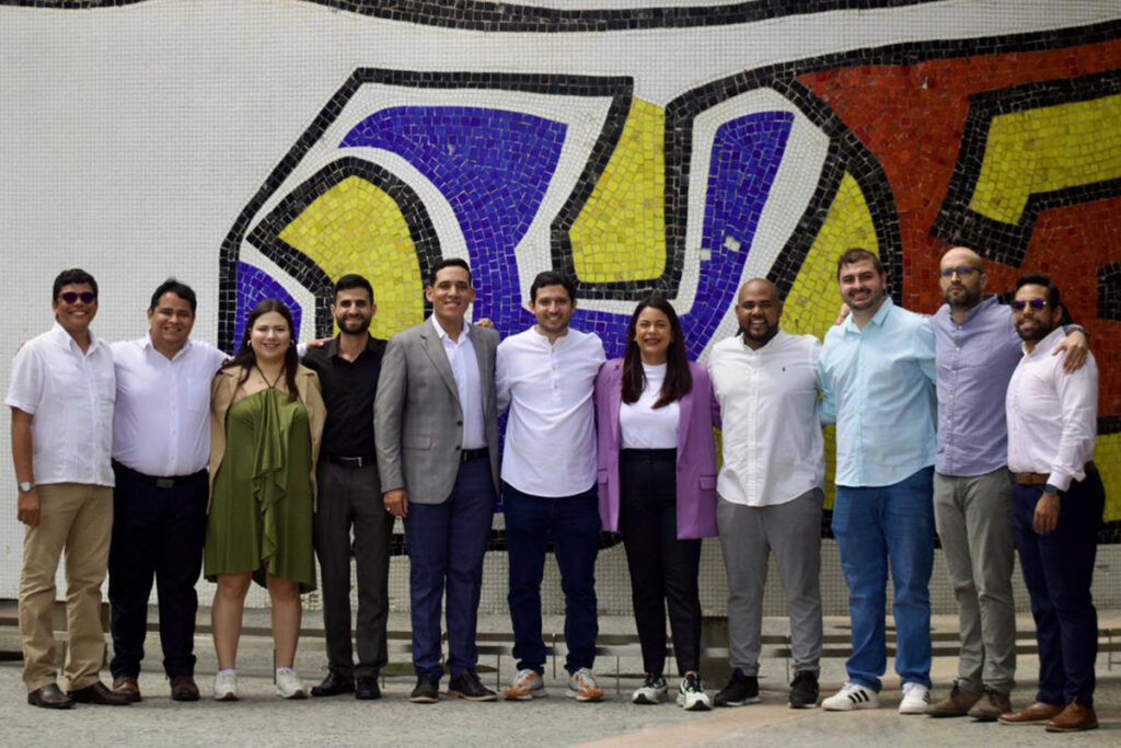 Los egresados somos el fruto de la UCV